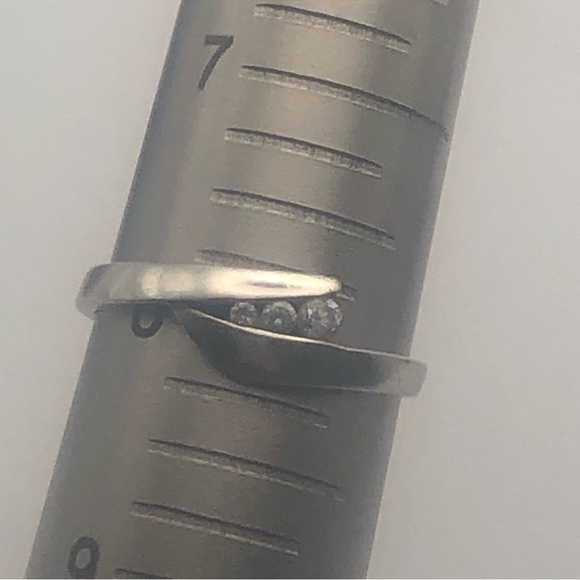 vtg Sterling Silver 3 Stone Tension Set Cz Stone Bypass Style Ring Sz 8 - Picture 8 of 8